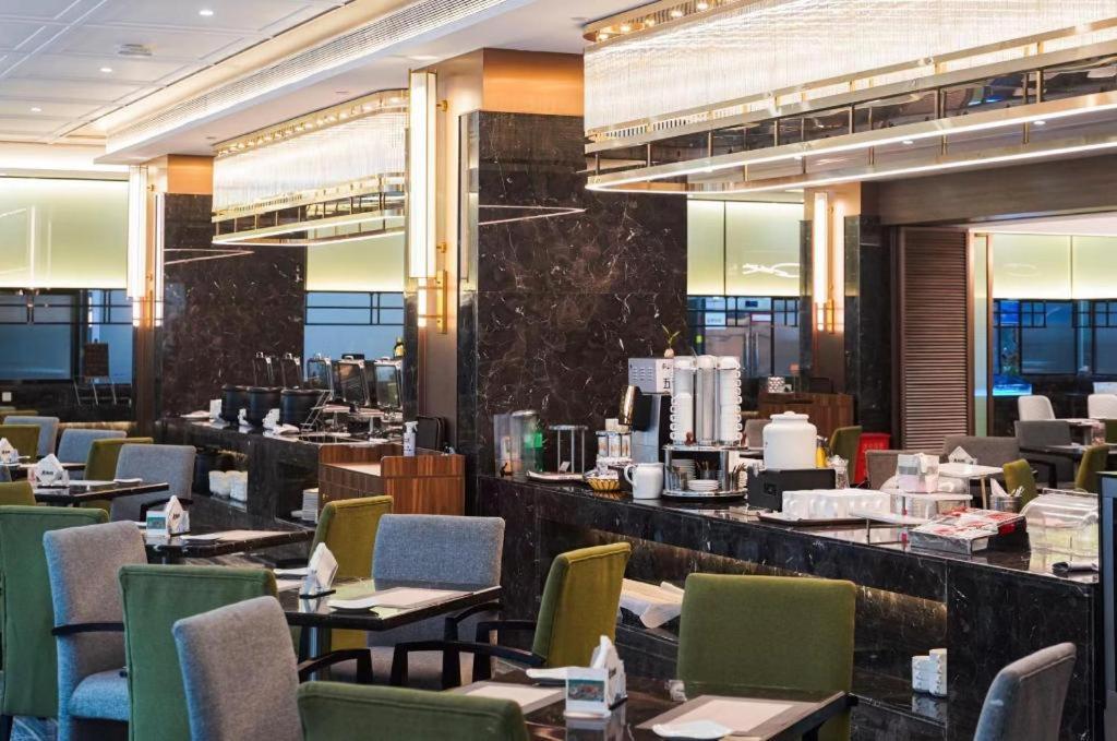 Hubei Poly Hotel Ухань Екстер'єр фото