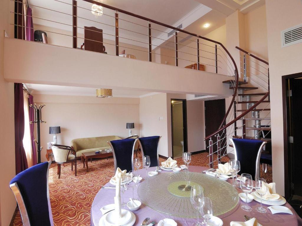 Hubei Poly Hotel Ухань Екстер'єр фото